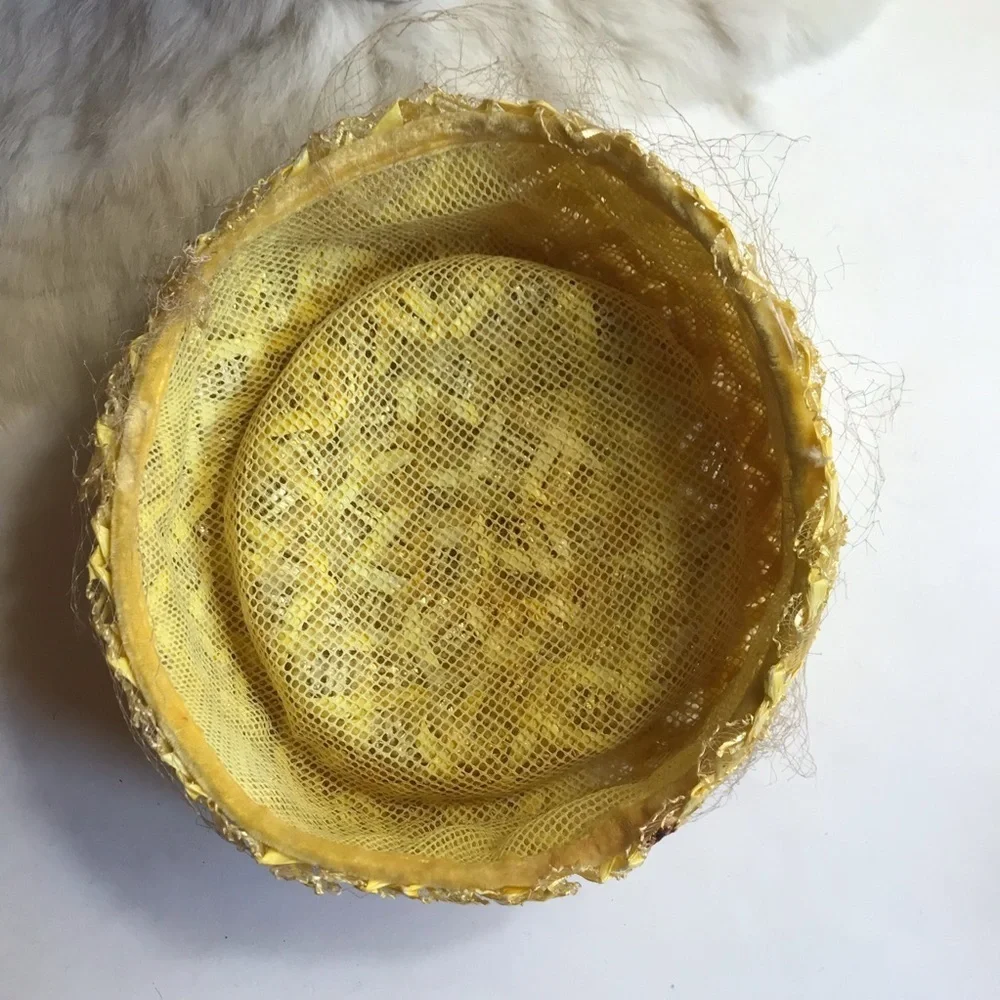 Vintage 50s Womens Yellow Straw Pillbox Hat - Picture 7 of 9